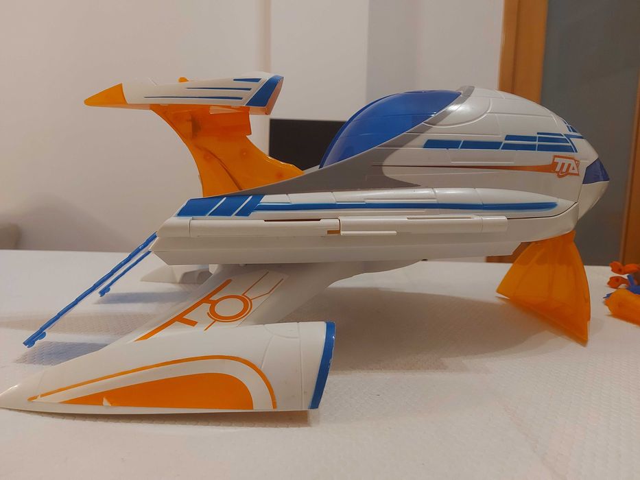 Miles from the Future Series: Spaceship + 2 Characters64564244024961120