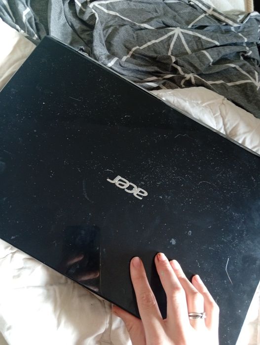 Ноутбук acer з зарядкою