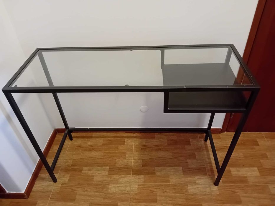 Secretária / Consola IKEA VITTSJÖ (Vidro e Metal)