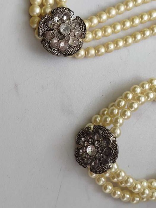 Elegancki komplet sztuczne perły.