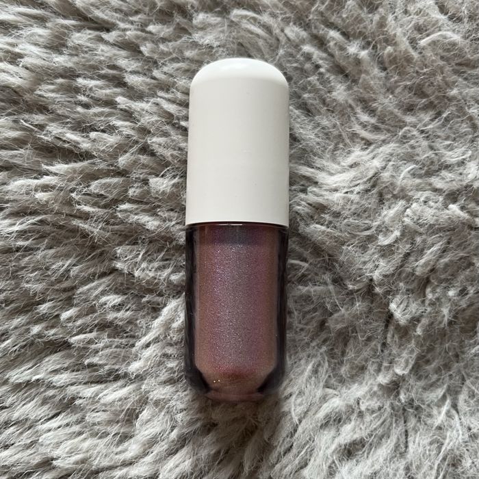 Rem beauty Starlet cień do powiek w płynie Fembot bleu brilliant