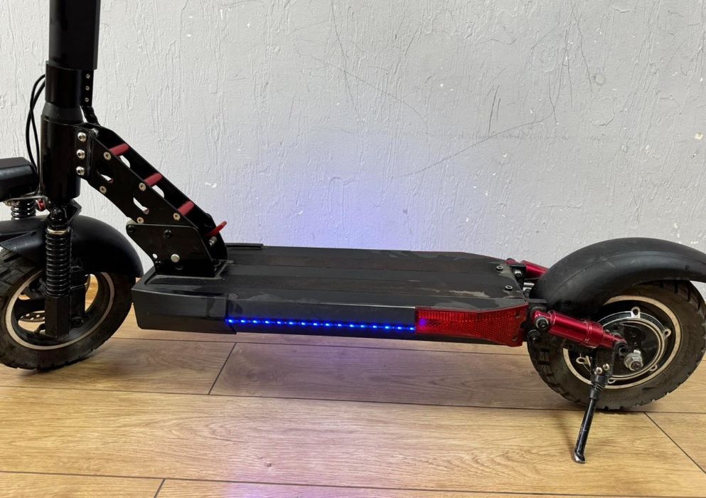 Продам електросамокат Kugoo M4 Pro