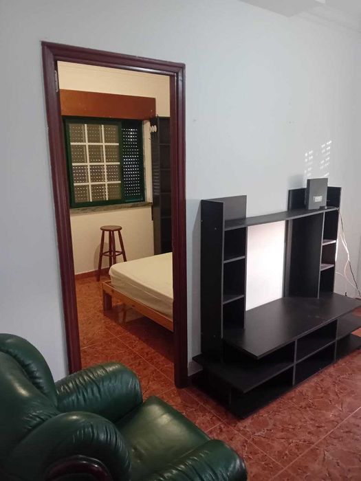 Tenho quarto para alugar em moradia Rua do Mar N 8 Almada, Caparica