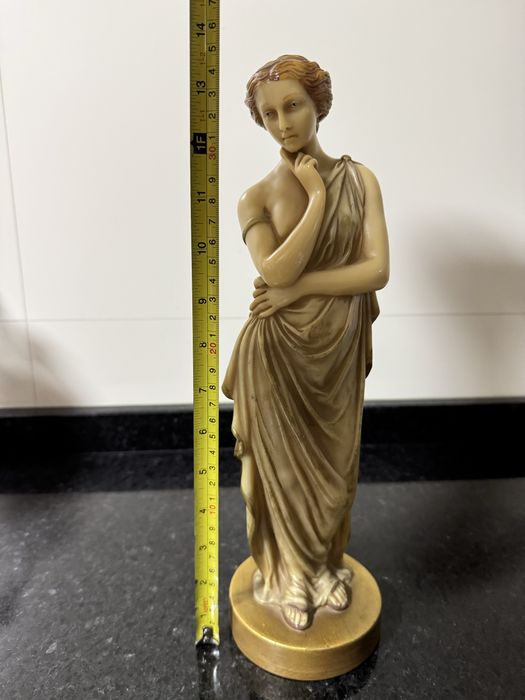 Estátua clássica feminina – decoração greco-romana – 33 cm