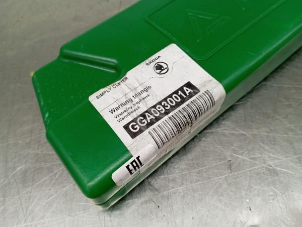 Triângulo de sinalização SKODA Rapid Spaceback (NH1)