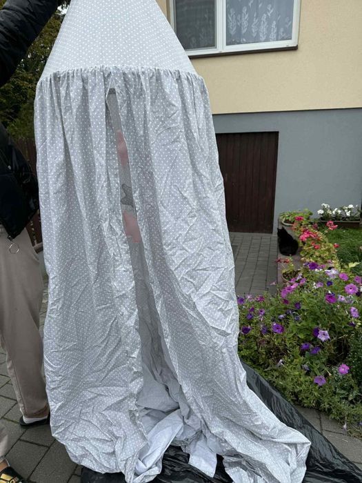 Baldachim z matą I poduszkami