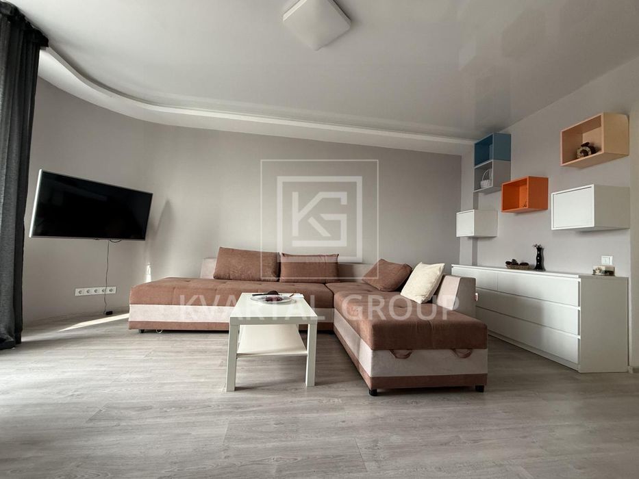 Продається простора 1-кімнатна каартира.ЖК Чайки.Вул.В. Лобановського
