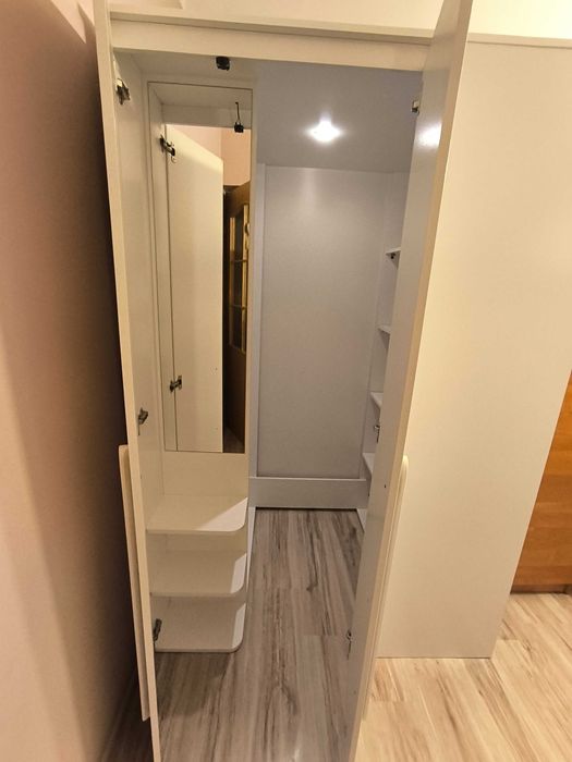 Szafa garderoba biała