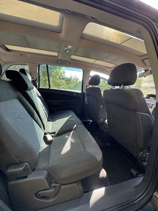 Продається автомобіль Опель ZAFIRA B