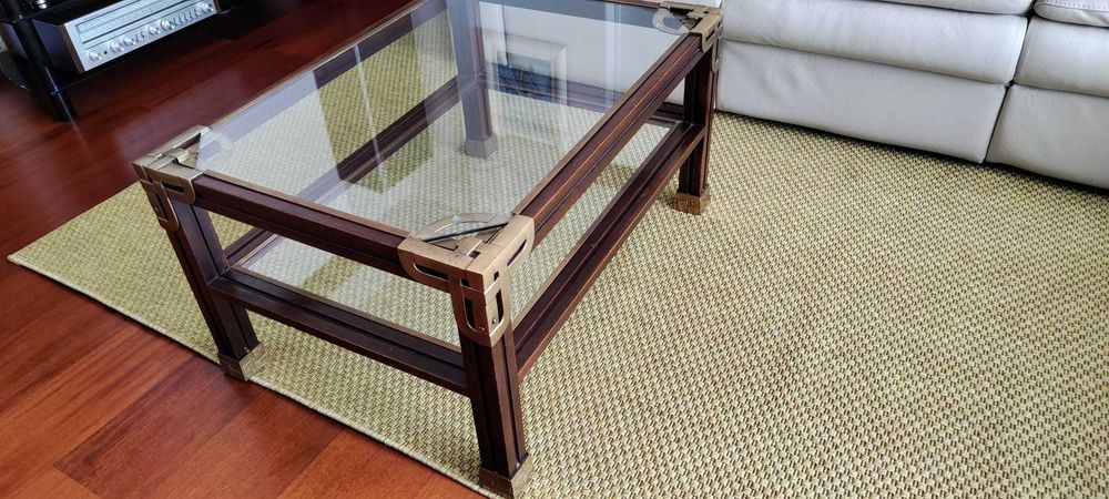 Mesa de Apoio em Vidro e Madeira – Estilo Clássico com Cantos em Metal