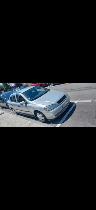Astra Opel 2001 na cor cinzenta