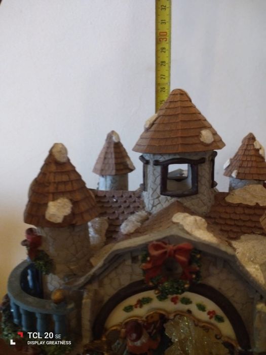 Três presépios em louça