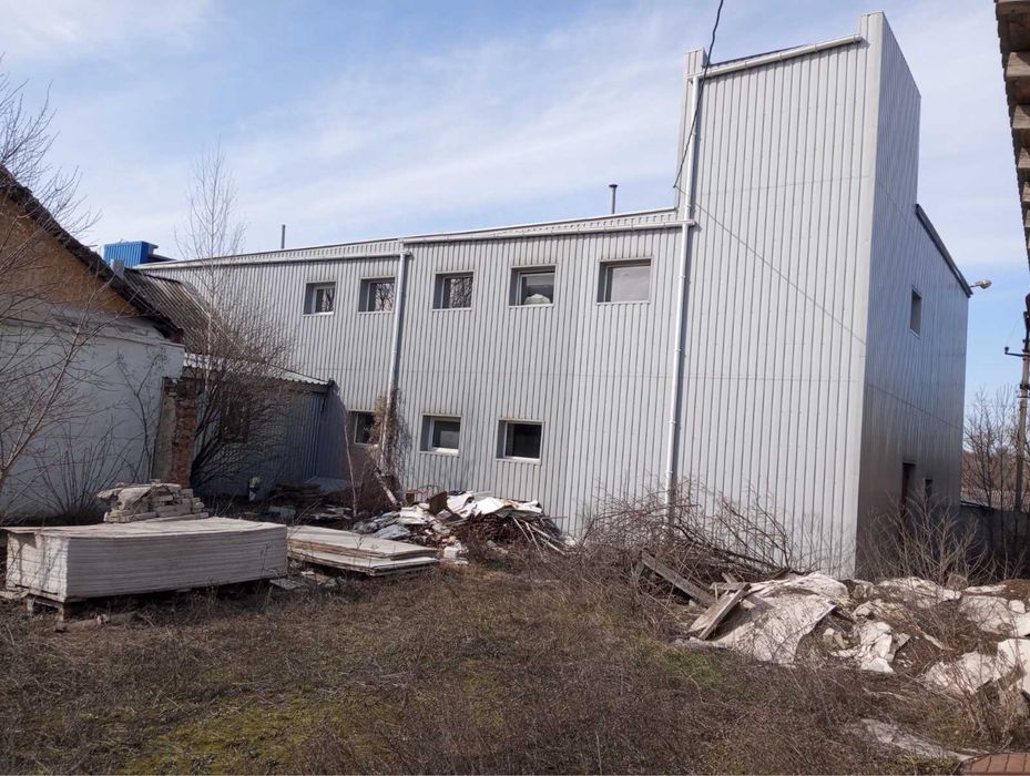 НЕДОРОГО !ПРОДАЖ ВІД ВЛАСНИКА !Комерційне приміщення 889 м2 .