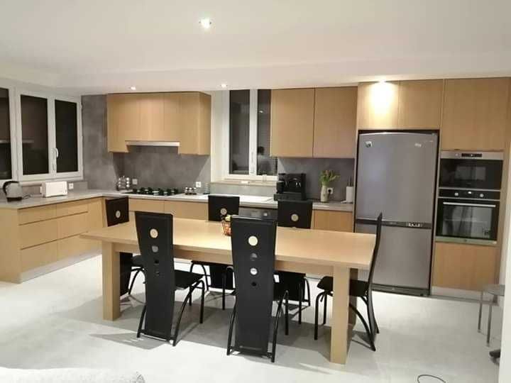 Carpintaria de cozinhas, portas interiores, etc...