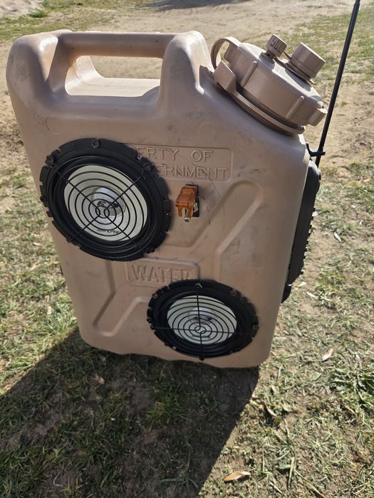 Radio FM  CD  akumulatorwe