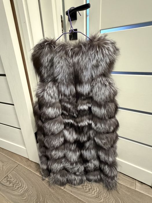 Жилетка з чорнобурки жіноча