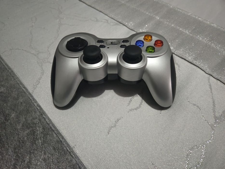 Logitech Controller64739992560898121