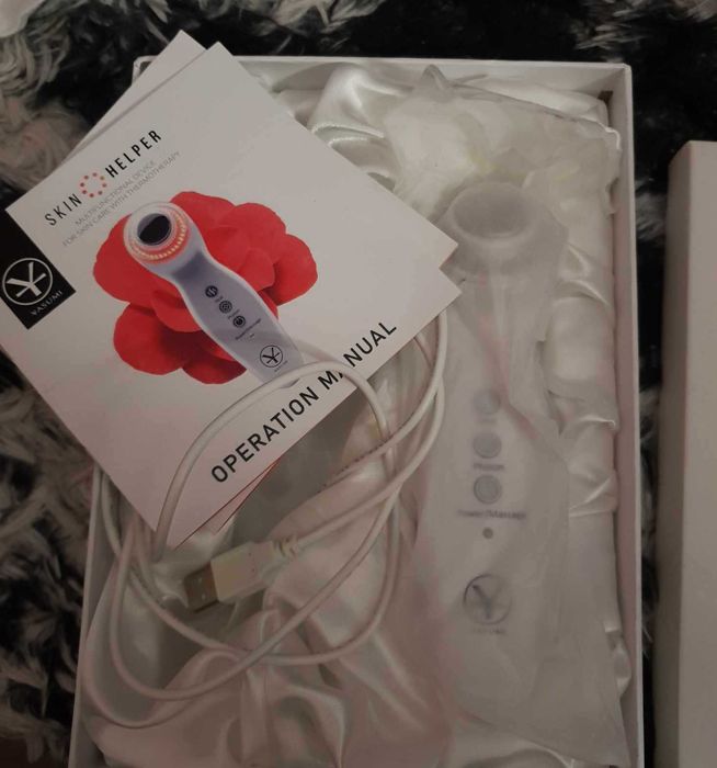 Urządzenie na zmarszczki, termoterapia i masaż - Skin Helper