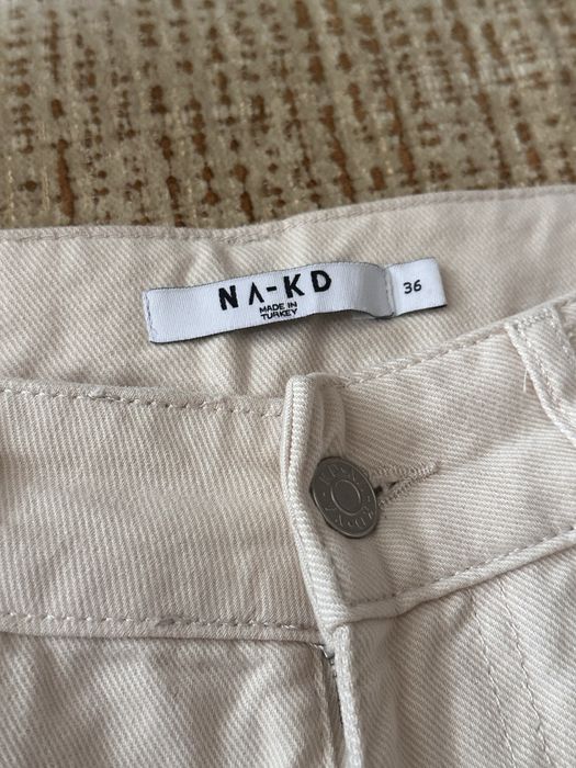 Джинси бежевого молочного кольору na-kd 36 розмір, S розмір