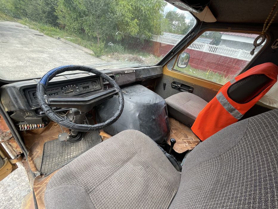 Автомобіль РАФ 2203