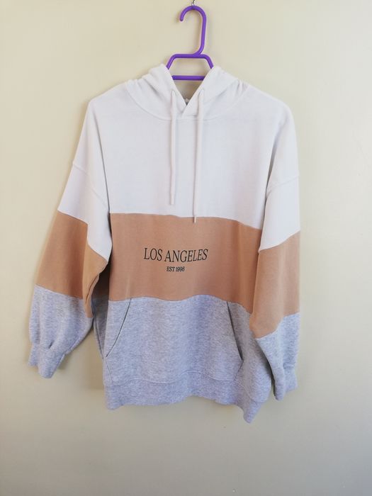 Sweatshirt Stradivarius com capuz e bolsos