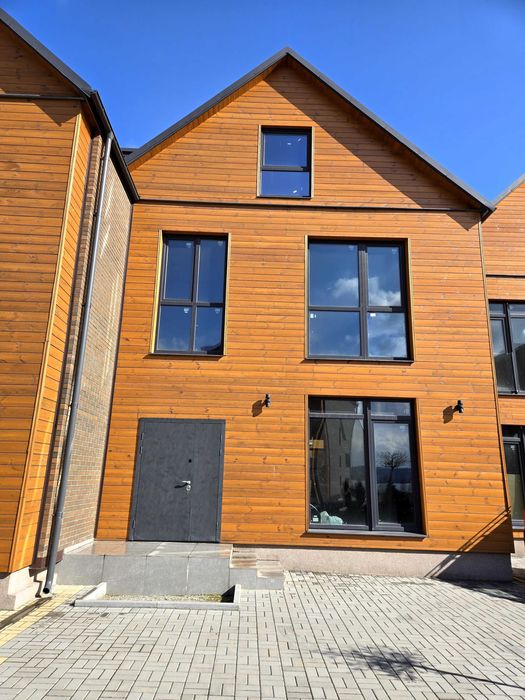 Продаж таунхаусу з видом на р. Дніпро в ЖК «Comfort City Lagoon».