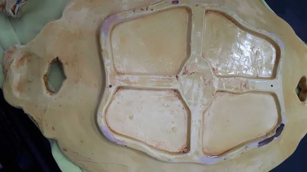 Terrina antiga com prato grande