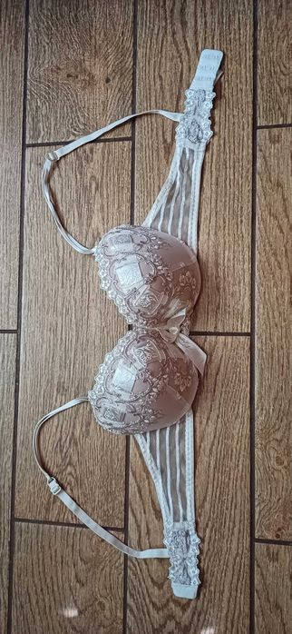 beżowo# kremowy biustonosz Balaloum w r. 80 B# push up