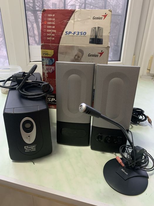 Продам: УПС, колонки, микрофон. 600 гривен.