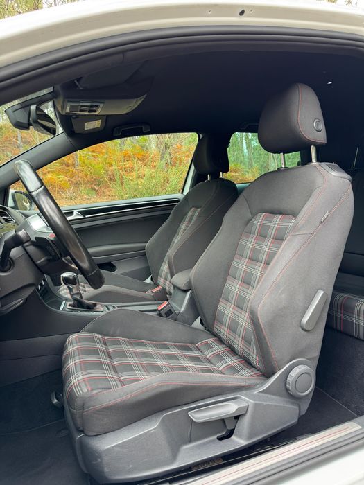 VW GOLF GTI Performance DSG