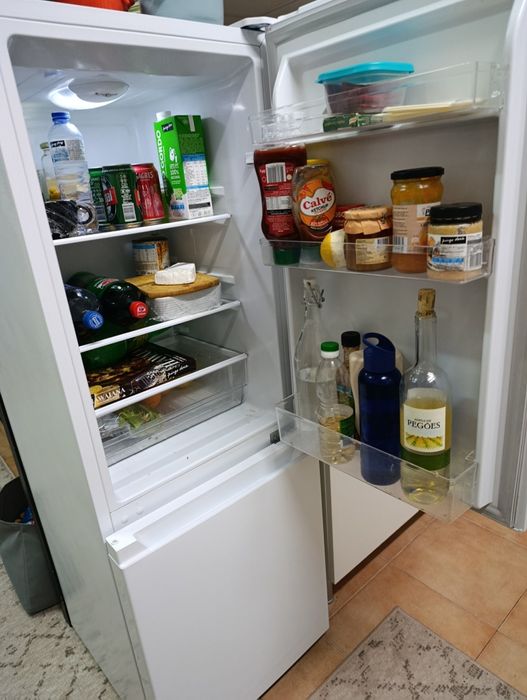 Frigorífico Krunft semi novo