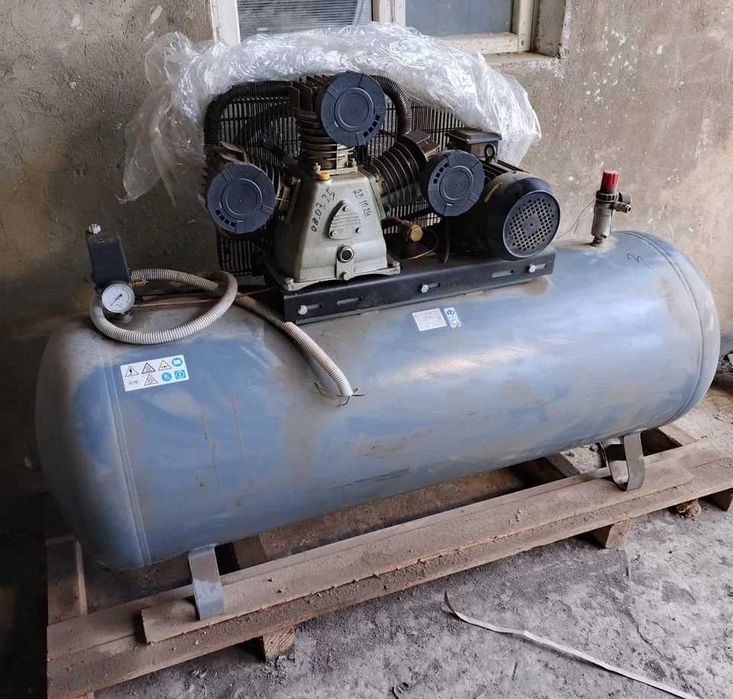 Повітряний Компресор 500 л. Ресивер