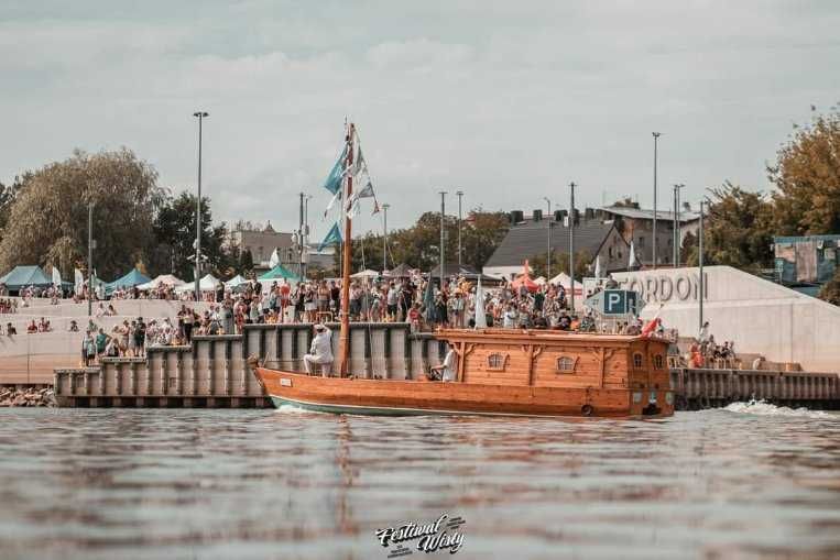 łódż drewniana typu Szkuta