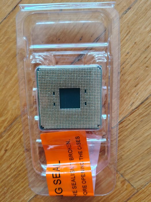 Ryzen 5600XT нові