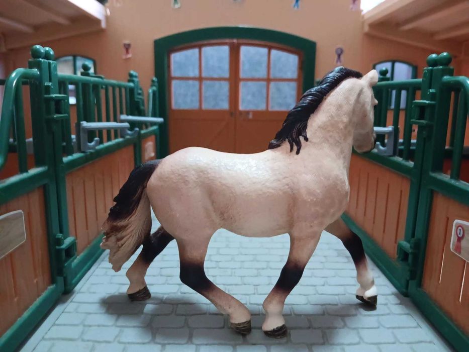 Schleich, brinquedos