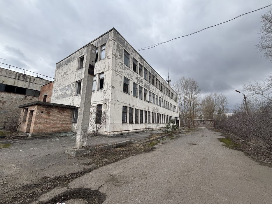 Продам виробничу базу під офіс, склад, завод.