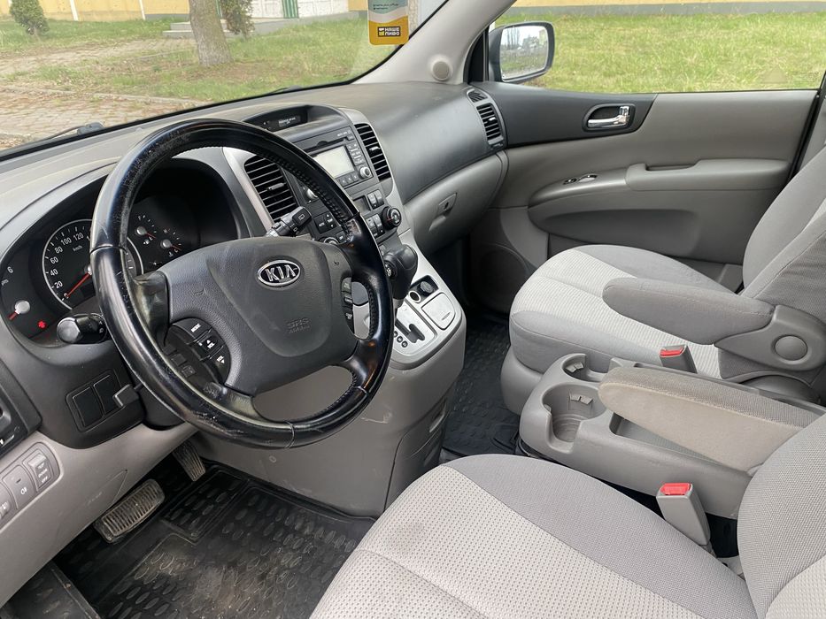 KIA Carnival 2012