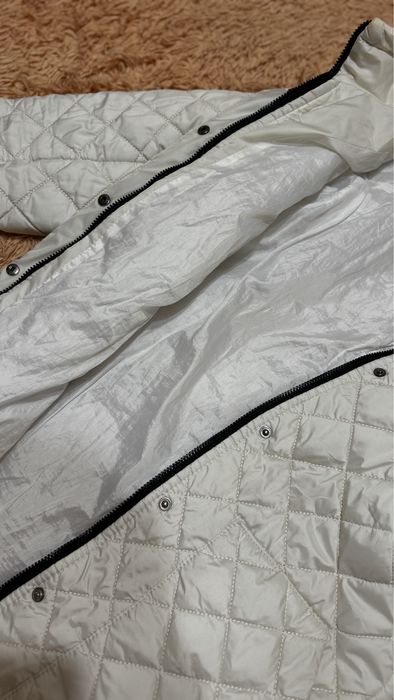 Демісезонна жіноча куртка