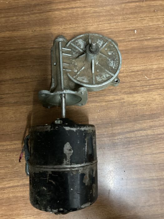 Моторчик сварочного полуавтомата.