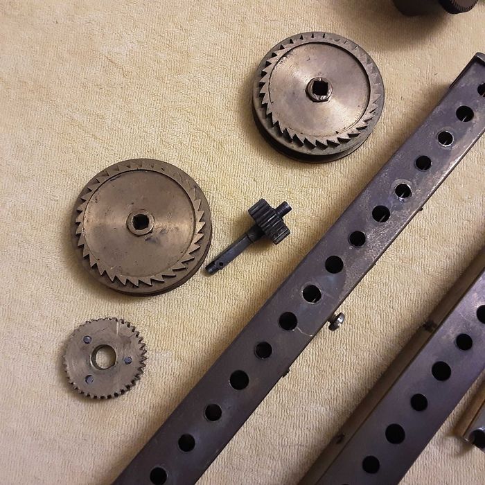 Części do starych zegarów