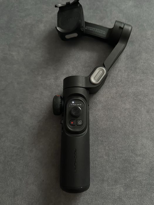 Gimbal-stabilizator do telefonu