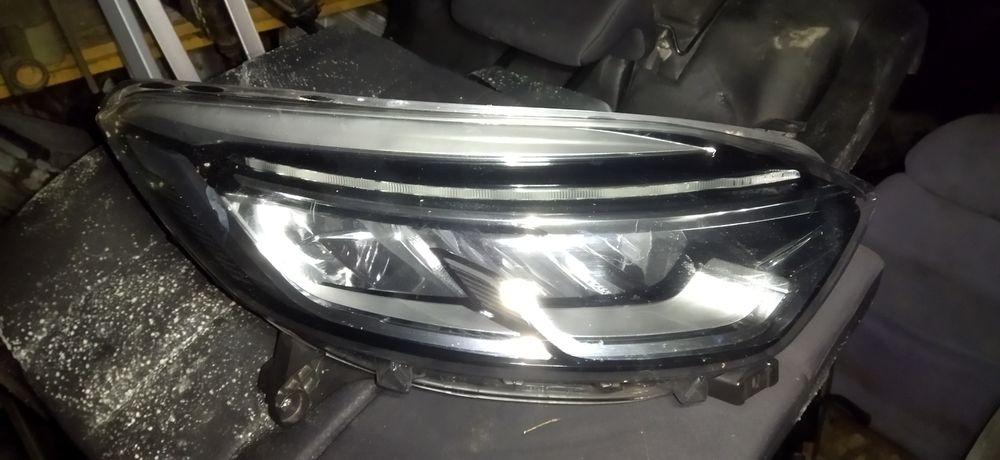Renault Captur farol direito