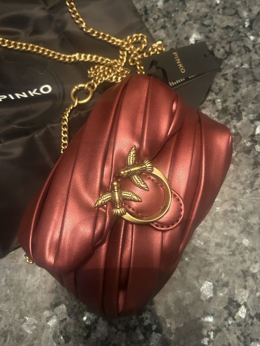 Śliczna torebeczka metaliczna Pinko