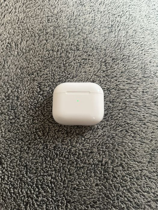 Продам Airpods 3