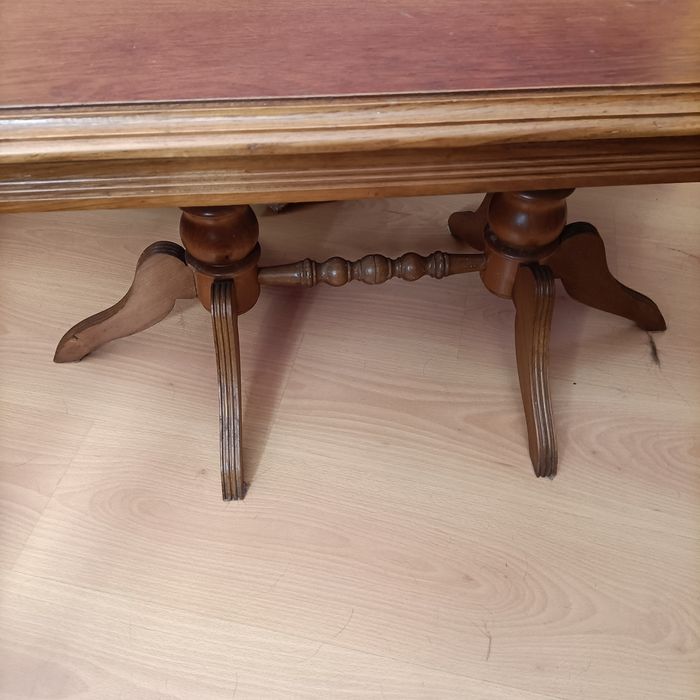 Mesa vintage maciça de centro