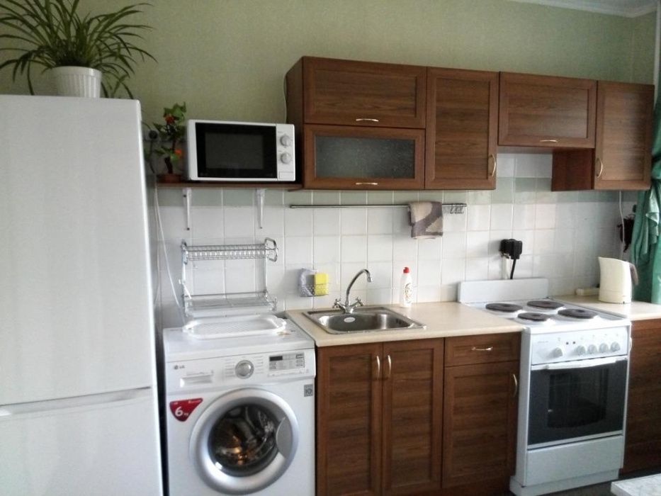 1-к метро Лыбедская Дворец Украина/Либідська Палац Україна подобово