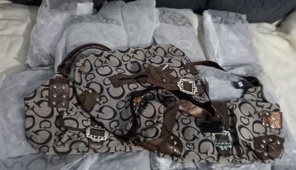 Vendo 21 bolsas muito bonitas