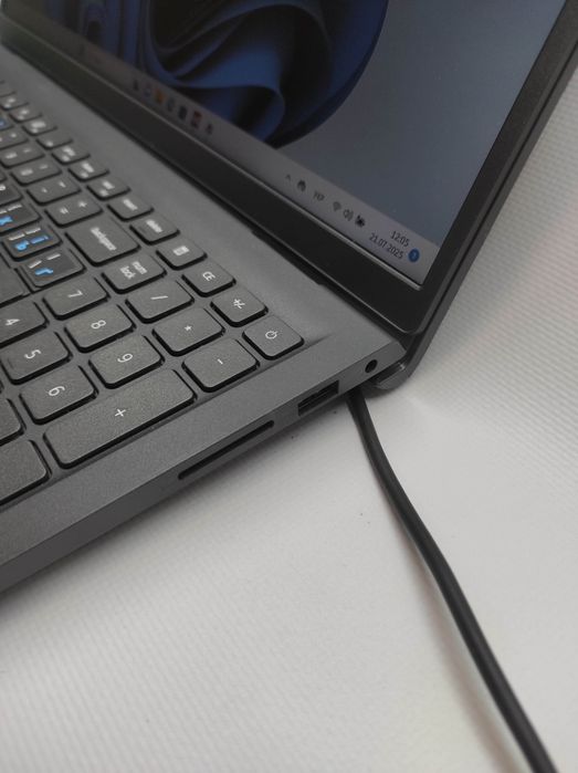 Офісний ноутбук Dell Inspiron 3511+SSD 256Gb+RAM 8 Gb