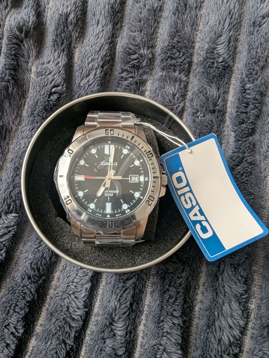 стильний чоловічий годинник CASIO MTP-VD01D-2E