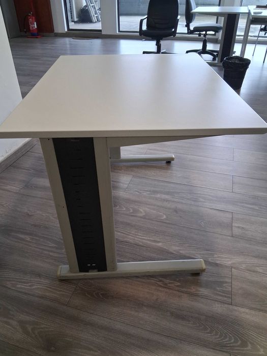 ID 83 - Vendo mesa secretária metal C100xL80xA72cm